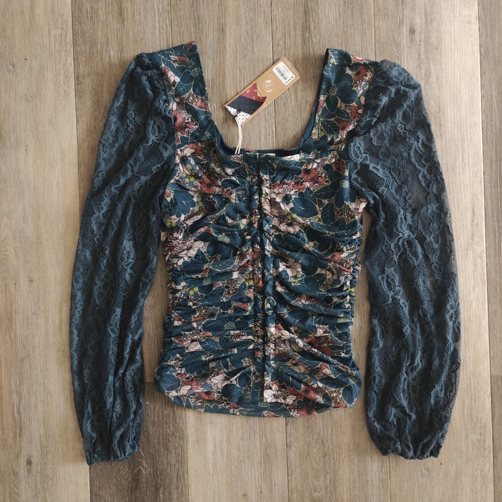 NWT Gimmicks Floral Mesh Top